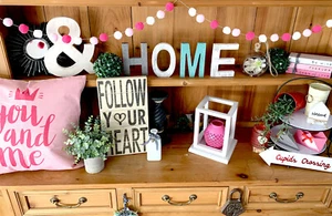 Hot Pink Weiß Rosa Filzkugel Filzkugel Girlande 8 Fuß Neu in Verpackung - Bild 1 von 3