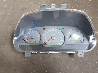  Volvo V40 1,9 85KW Diesel Bj.2000 Tacho Kombiinstrument  30889706 B - Bild 1 von 4