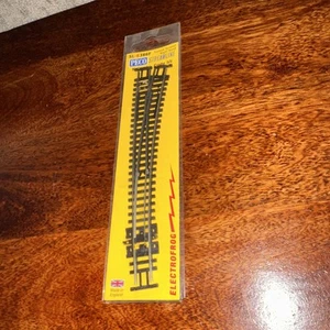 Peco SL-E386F ~ N Scale ~ New ~ Curved Right Electrofrog Turnout Switch ~Code 55 - Picture 1 of 3