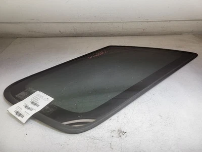 1996-2002 Toyota 4Runner Driver quarto de janela de vidro - clipe de danos* - Imagem 1 de 4