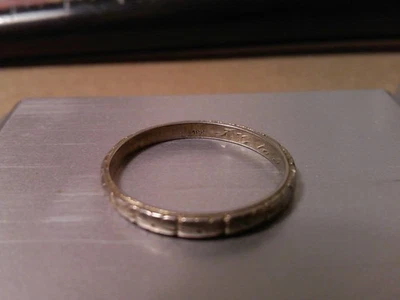 18K White Gold Wedding Band 2.8 Grams Size 9 3/4 wear or scrap vintage - Image 1 of 4