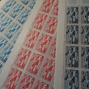 FEUILLE de TIMBRES - MAROC N°383/385 x25 EXPOSITION de BRUXELLES NEUF** cote 50€ - Imagen 1 de 3