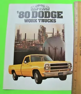 Camioneta pick-up Dodge 1980 catálogo de camiones de trabajo folleto 8 páginas camioneta de estacas 4x4 como nueva - Imagen 1 de 9