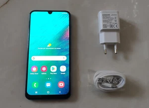 Samsung Galaxy A50 Dual SIM - Super AMOLED - 64 GB - 4GB RAM - SM-A505G - Foto 1 di 14