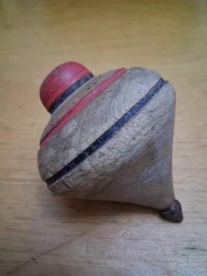 RARO GIOCATTOLO VINTAGE-TROTTOLA IN LEGNO LACCATO VEDI FOTO - Immagine 1 di 4