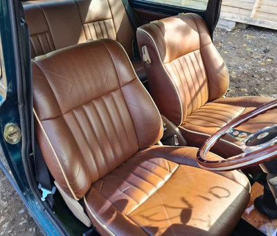 CLASSIC MINI MAYFAIR LEATHER SEATS DOOR PANELS WITH STEERING WHEEL & DASH TRIMS - Image 1 of 4