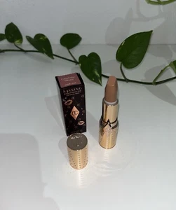 Charlotte Tilbury, k.i.s.s.i.n.g Lipstick - Nude Talk 3,5 g - Bild 1 von 2