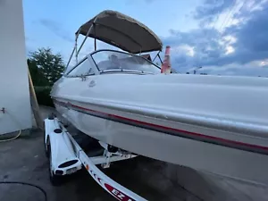 Four Winns Horizon 170 mit Anhänger. - Bild 1 von 11