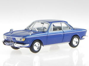 BMW 2000 CS 1966 blue metallic diecast modelcar WB120 Whitebox 1:43