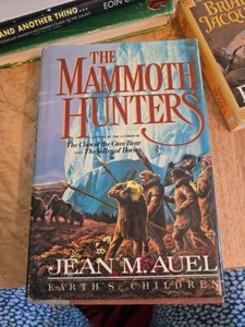 The Mammoth Hunters Jean M. Auel Hardcover 1985 1st Edition Dust Jacket GUC - Picture 1 of 24