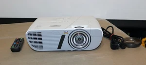 Viewsonic PJD6552LWS Short Throw HDMI Projector.1277 Hours of used on the Lamp - Picture 1 of 5
