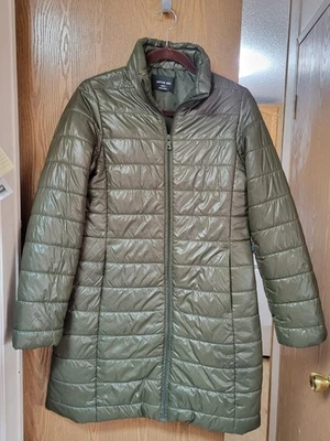 NWOT Deep Olive Green Puffer Coat By ACTIVE USA. Sz Med - Image 1 of 4