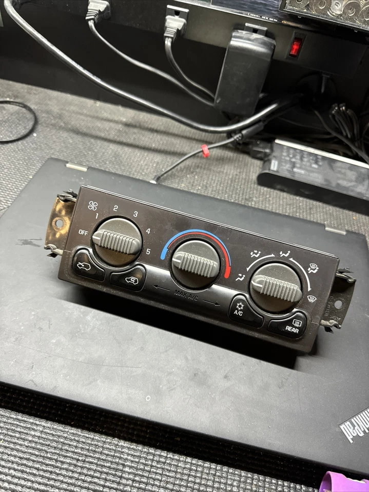 ✅ 00 2001 2002 Chevy Suburban Tahoe Silverado GMC Yukon controle climático          - Imagem 1 de 2