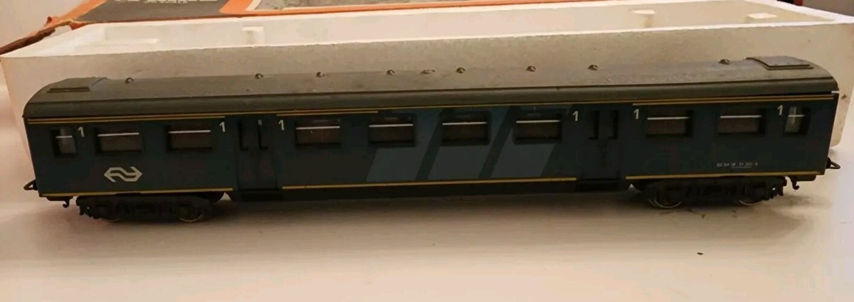 Lima C-6 Very Good HO Model Railroad Passenger Cars for sale Lima C-6 Very Good HO Model Railroad Passenger Cars for sale