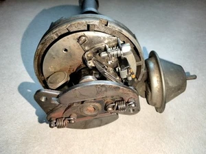 OEM 1974 GM Chevrolet Small Block Distributor 1112844 (4C7) - Picture 1 of 18