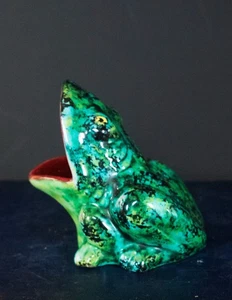 Vintage Italian Pottery Frog signed to base - Picture 1 of 5