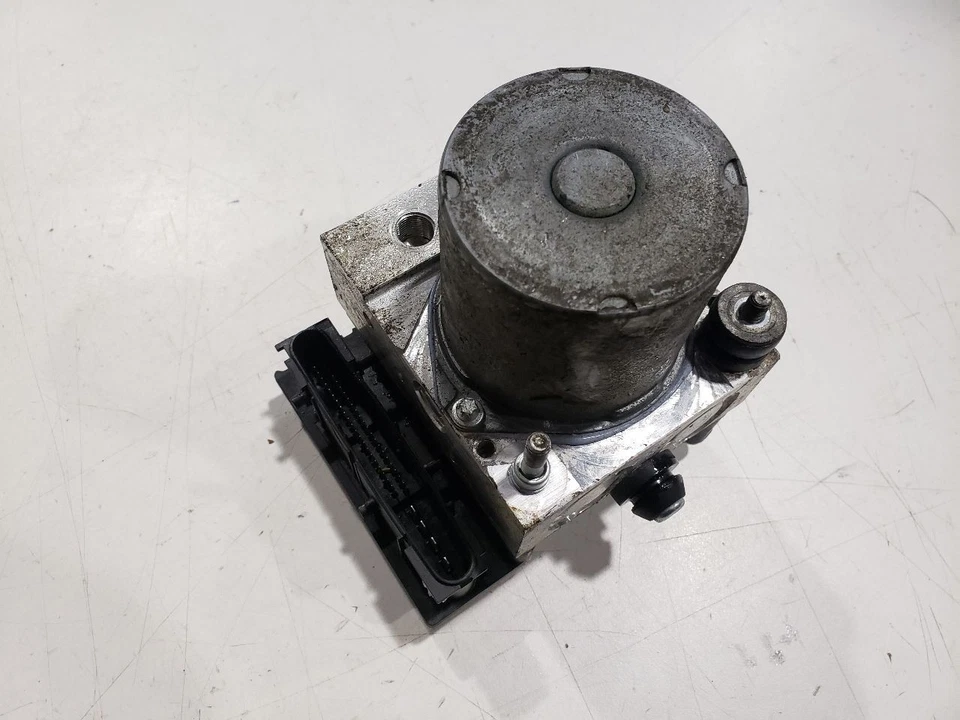 Sistema de freio ABS - 2014 Smart Fortwo EV automático - 11-15 fabricante de equipamento original A4514203075 - Imagem 1 de 4