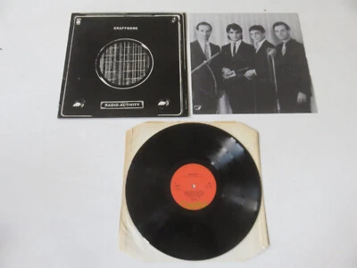 KRAFTWERK Radio-Activity CAPITOL 1975 UK 1ST PRESS VINYL LP & INSERT E-ST11457 Foto 1 de 4