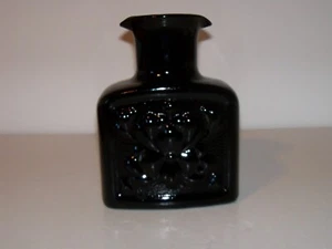 TIARA INDIANA GLASS Black Double Spout Lotus Flower Pitcher Carafe, Signed, Vtg - Picture 1 of 6
