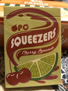 RARE SOLD OUT Squeezers V4 Cherry Limeade by Organic Playing Cards SEALED - Bild 1 von 5