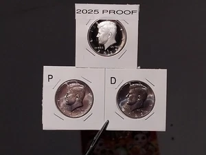 2025 KENNEDY HALFS P D S CLAD MINT SET - Bild 1 von 4
