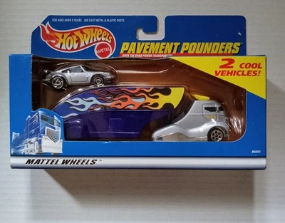 Semi Transportador Hot Wheels Pavement Pounders con Porsche plateado  Foto 1 de 4
