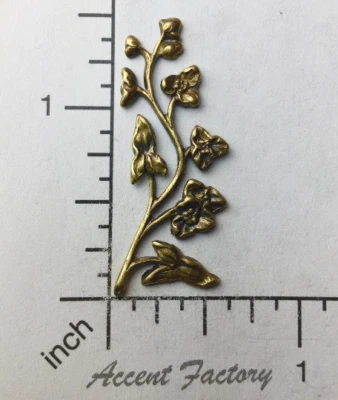 30373 Latón Oxidado Victoriano Floral Spray Latón Hallazgo Foto 1 de 3