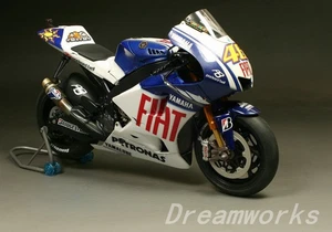 Galardonado Construido Tamiya 1/12 Yamaha YZR-M1 09 FIAT Team + Juego de Parrilla de Horquilla de Metal - Imagen 1 de 22