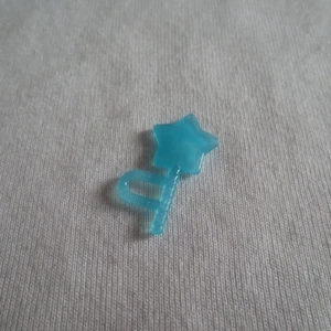 NEU! Barbie Little Sister Chelsea Lutscher Ständer Puppe Blue Star Lutscher - Bild 1 von 2