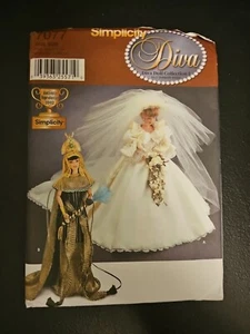 SIMPLICITY 7077 DIVA DOLL COLLECTION I: 11 1/2" FASHION DOLL CLOTHES - Picture 1 of 3