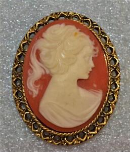 Vintage Goldtone White Lady Silhouette CAMEO in Framed Oval Shape Pin Brooch