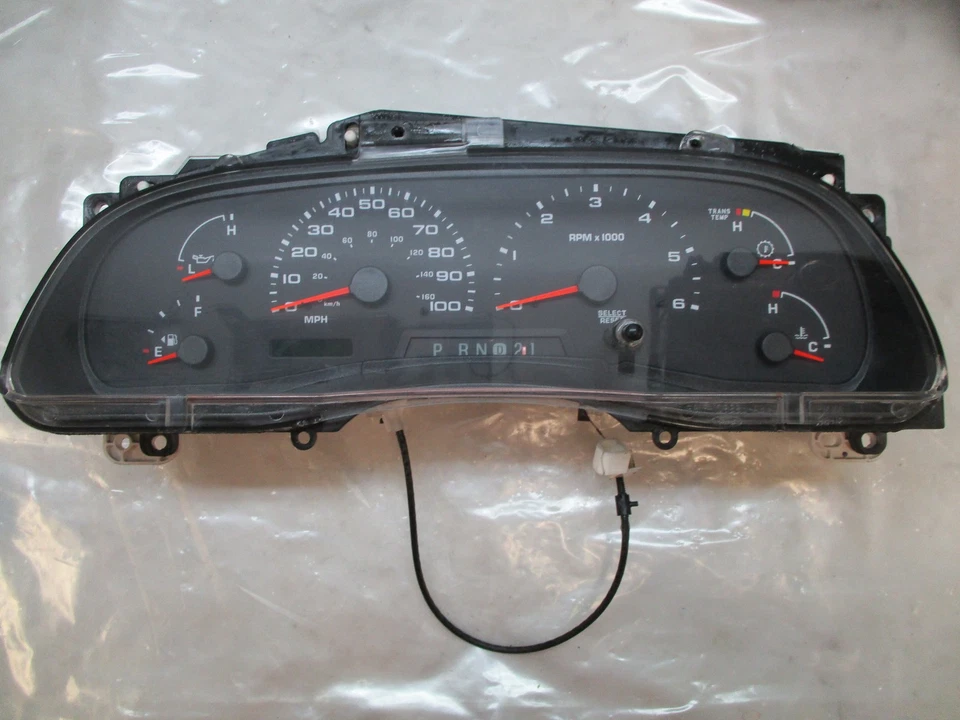 2002 F250 F350 Super Duty GAS velocímetro cluster 151K fabricante de equipamento original LKQ - Imagem 1 de 4