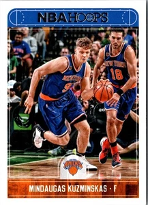 Carta Basket 2017 Hoops Mindaugas Kuzminskas #104 New York Knicks - Foto 1 di 2