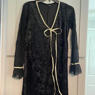 Mujer Halloween Disfraz Vestido Pequeño Negro Terciopelo Aplastado Mangas Araña Foto 1 de 4