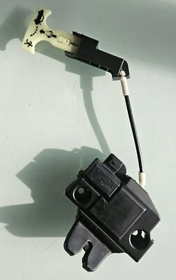 2013-2015 Lexus ES350 ES300h Trunk Latch Release Lock Actuator With Cable OEM - Image 1 of 4