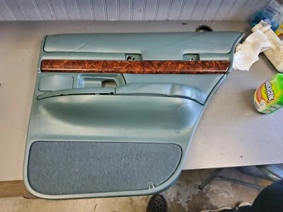 Panel de puerta trasera derecha Crown Victoria Mercury Grand Marquis Pass 1995-2002 gris C Foto 1 de 4