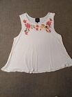 W5  Embroidered Floral Flowy Sleeveless Top Rayon/Linen size Large 