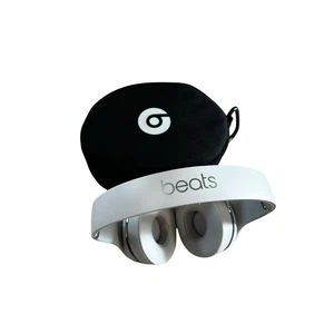 Beats by Dr. Dre Beats Solo3 Model A1796 Wireless On-Ear Headphones White - Picture 1 of 5
