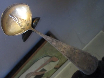 Antiguo cucharón vintage de salsa floral grabado en plata esterlina Gorham! Foto 1 de 4