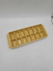 1 Vintage GE General Electric Plastic Mustard Ice Cube Tray Stacking Retro - Picture 1 of 7