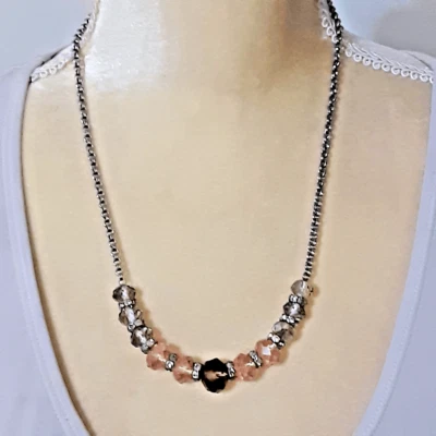 Ann Taylor LOFT tono plata brillante rosa gris vidrio? collar cuentas 18" Foto 1 de 3