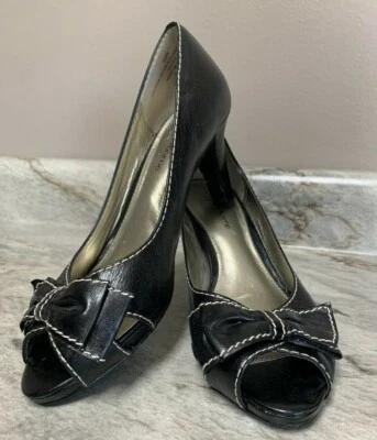 Zapatos de tacón Liz Claiborne para mujer negros con punta abierta talla 7,5 M usados Foto 1 de 4