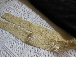 Superbe dentelle ancienne jaune motif fleur document 65 cm sur 3,8 large T1-53 - Imagen 1 de 5