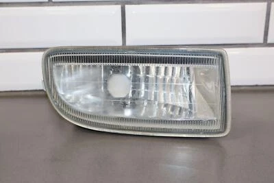 Faro antiniebla delantero para pasajero derecho Toyota Land Cruiser 98-07 (montado en Bumoer) Foto 1 de 4