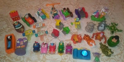 Lote De Colección 31 Juguetes Años 80 90 McDonalds Libro de la Selva, Tiny Toons, Mickey, Robots Fugitivos Foto 1 de 4
