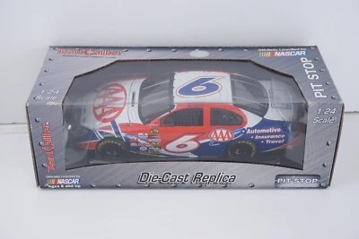 NASCAR Mark Martin #6 AAA Team Caliber Pit Stop Ford Fusion 1:24 Die-Cast 2006 - Imagem 1 de 4
