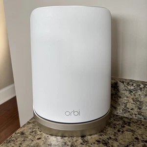 NETGEAR Orbi RBSE960 Add-on Satellite Mesh WiFi 6E AXE11000 -Converted Router- - Afbeelding 1 van 5