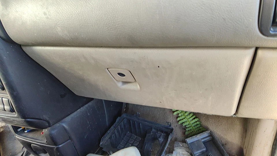 97-00 Chevy Venture Glove Box Assembly Complete Door With Latch Oem 52c Neutral - Image 1 of 2