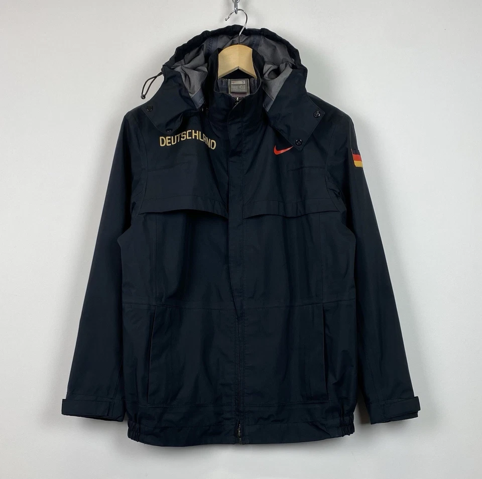 Nike Deutschland Running Waterproof Jacket Woman’s Size S Top Full Zip Black - Image 1 of 4