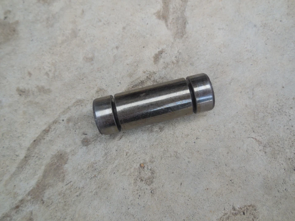 Porsche 911 Rocker Arm Shaft ( 1 )  - Image 1 of 1